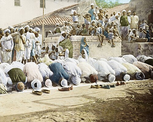 Muslim men praying in Siwan district, Bihar, 1910