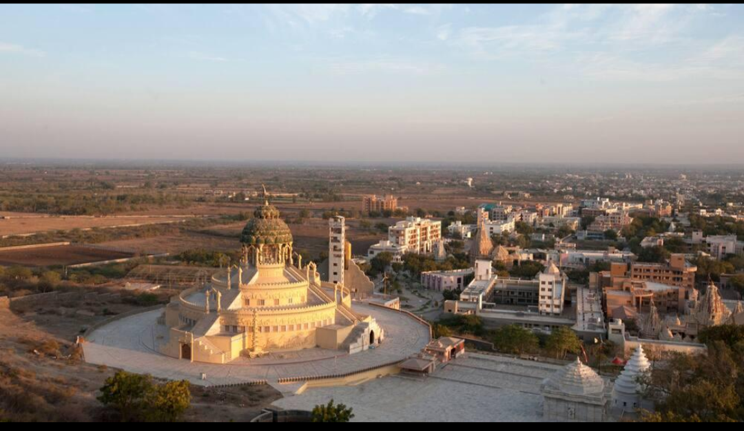 Amreli forms part of the historic Kapol homeland in southern Saurashtra.
