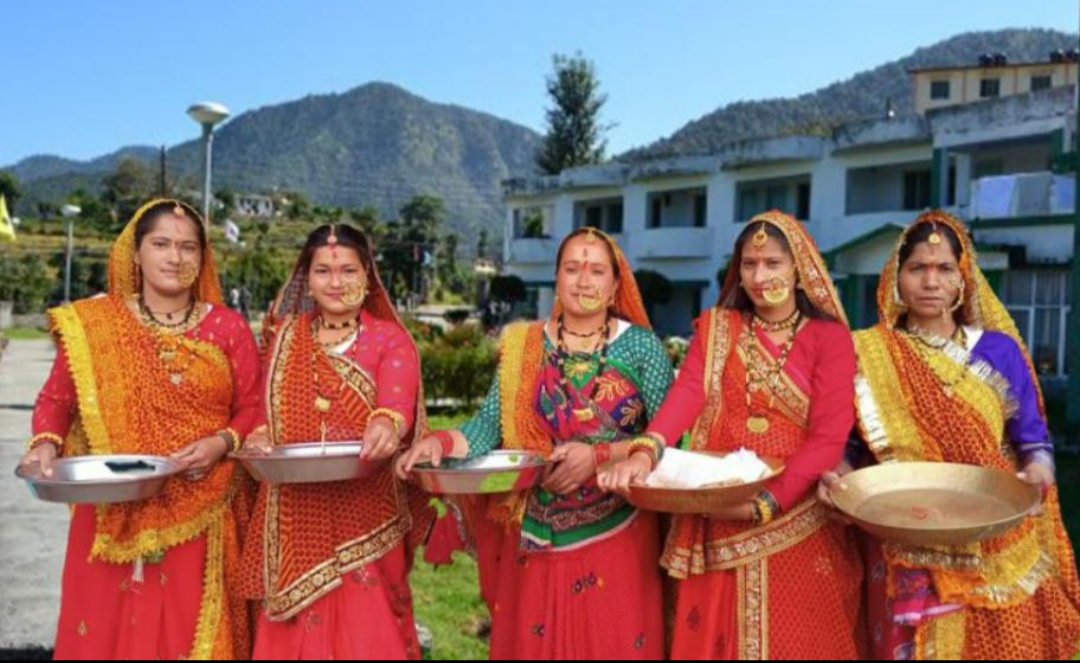 Traditional Dress — Pichora, Nathuli and Regional Pahari Attire.