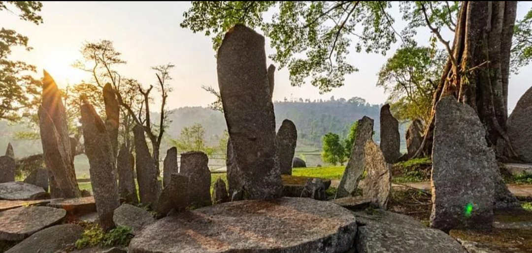 From Ancient Settlement to the Kingdoms of the Hills