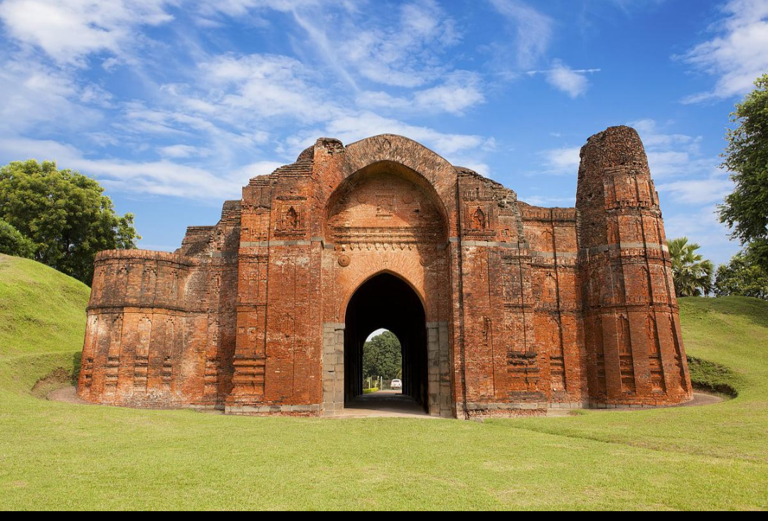 The Bengal Sultanate — Architecture, Trade and Cultural Exchange