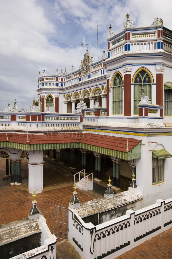 A traditional Chettinad mansion, showcasing the distinctive architecture, grandeur, and artistic heritage of the Chettiar community in Tamil Nadu.