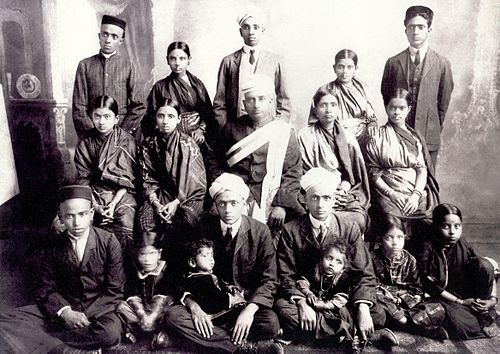 First-generation descendants of Mysore S. Ramaswamy Iyer. Ramaswamy Iyer migrated from Ganapathy Agraharam to Mysore in the 19th century and served as the first Advocate-General of Mysore